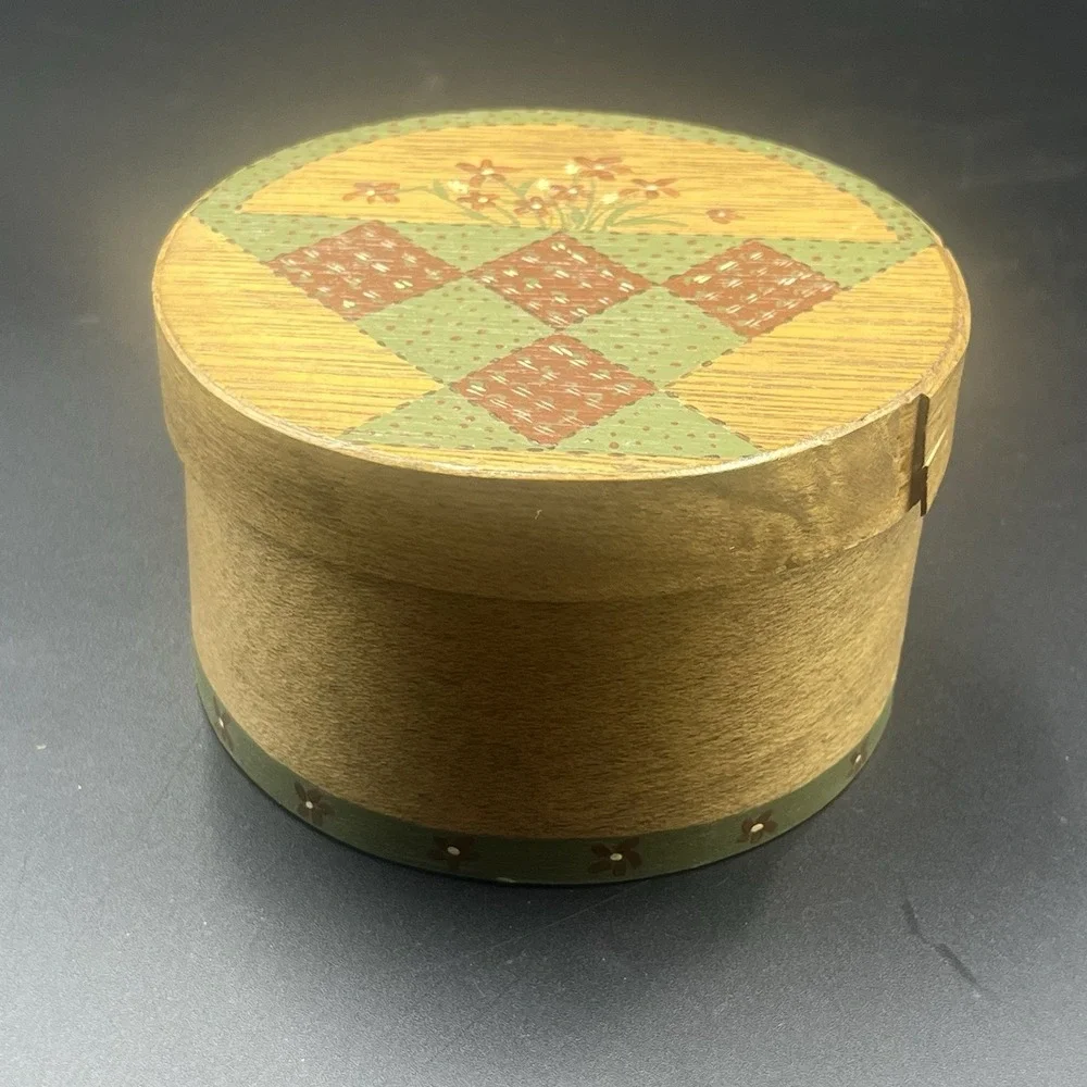 Round Shaker Folk Art Hand Painted‎ Spice Trinket Box